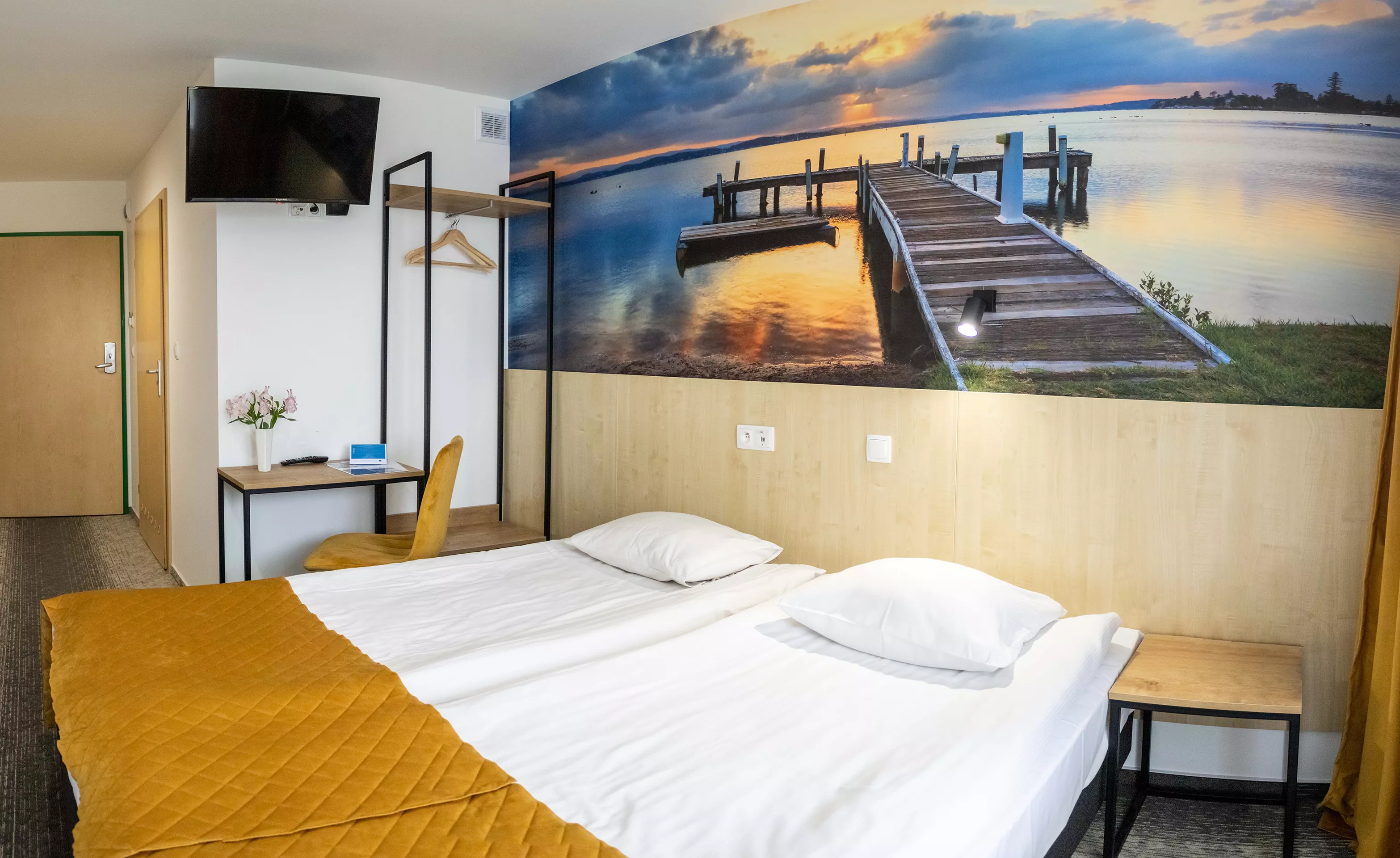 Pokój Dwuosobowy z Dużym Łóżkiem