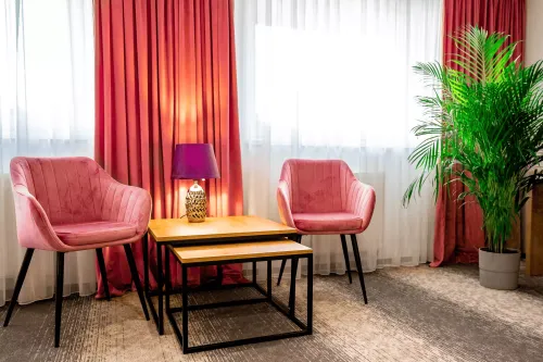 apartament_dwuosobowy_z_azienkk_w_hotelu__centrum_molo_noclegi_nad_zalewem_sulejowskim_w_wojewdztwie_dzkim_3