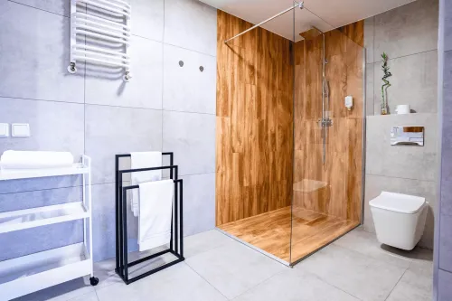 apartament_dwuosobowy_z_azienkk_w_hotelu__centrum_molo_noclegi_nad_zalewem_sulejowskim_w_wojewdztwie_dzkim_6