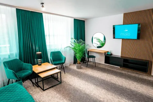 apartament_dwuosobowy_z_azienkk_w_hotelu__centrum_molo_noclegi_nad_zalewem_sulejowskim_w_wojewdztwie_dzkim_zielony_3