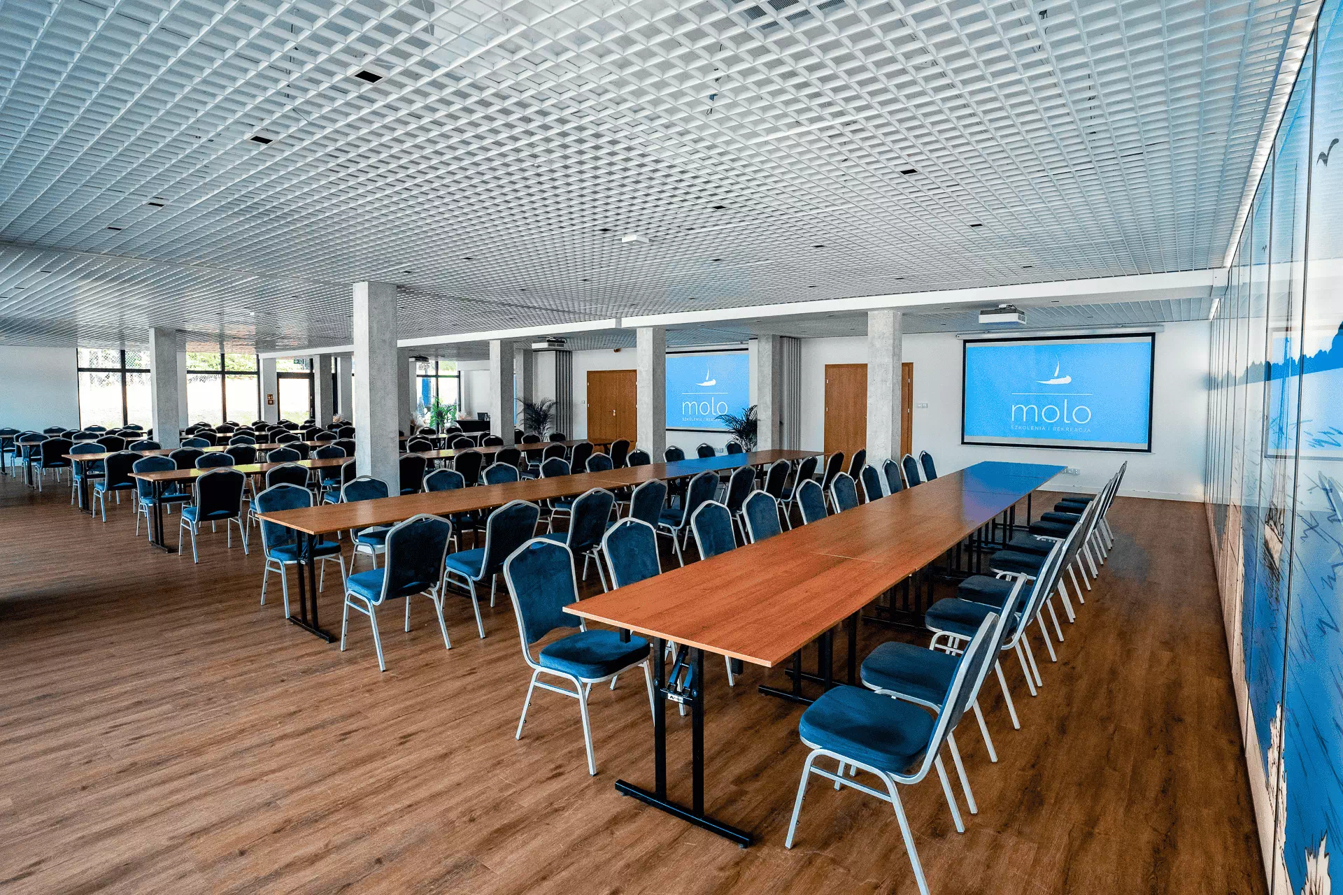 Sala Genaker największa sala konferencyjna na szkolenie dla firm w łódzkim